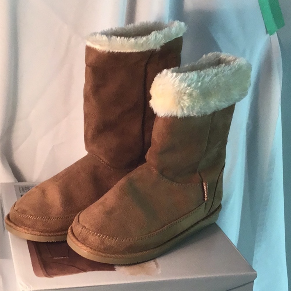 Gander Mountain women’s size 9 winter boot